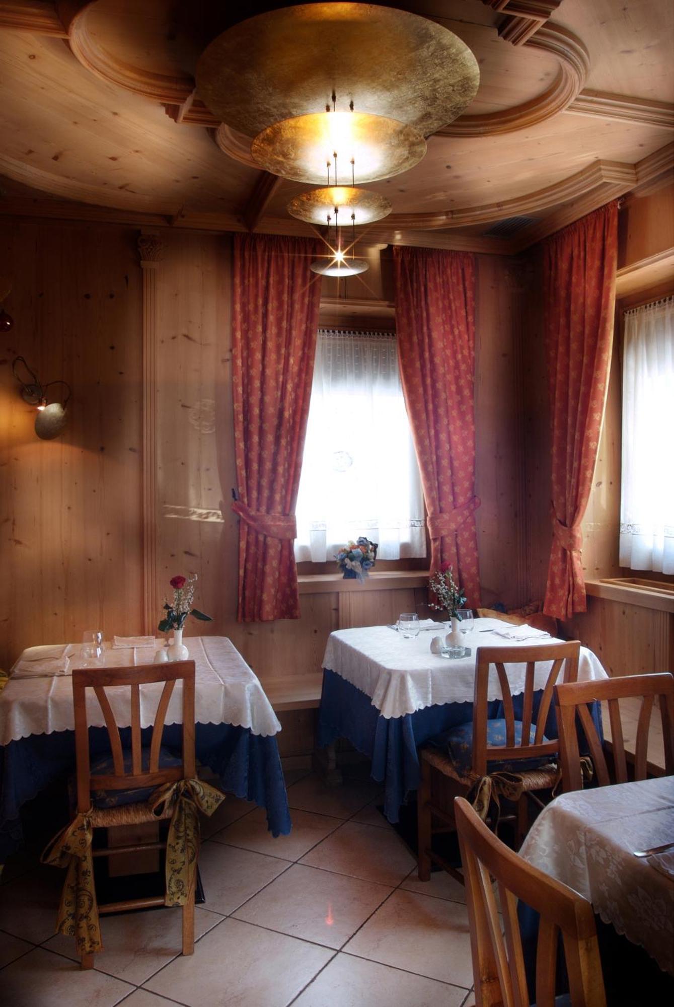 Albergo Ristorante Alle Codole Canale dʼAgordo Kültér fotó